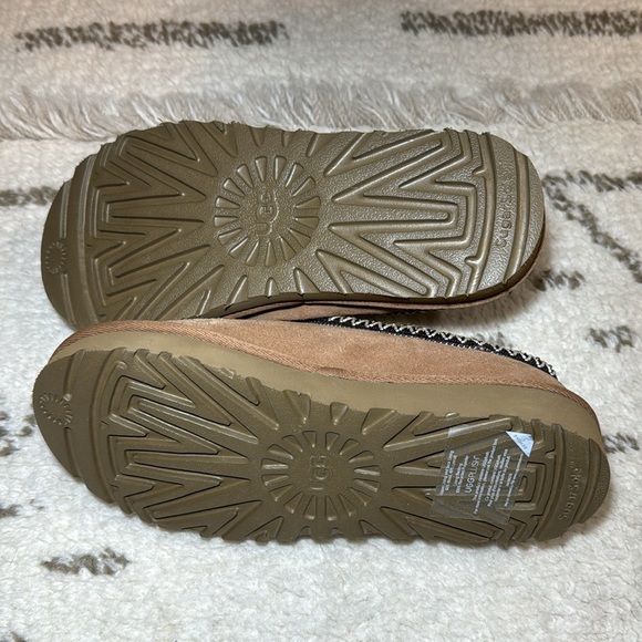 UGG Tasman ll Embroidered Slippers - Picture 9 of 9